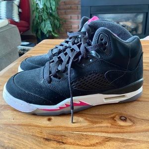 Womens Jordan 5. Size 5.5 youth or 7 in womens